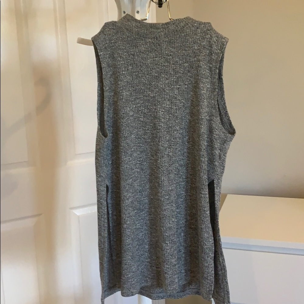 Top open sides grey Monki S